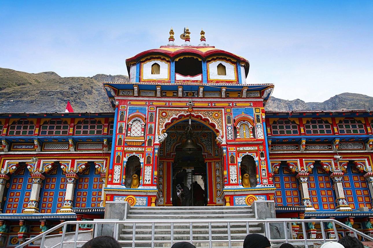 બદ્રીનાથ મંદિરના દૃશ્યો, ઉત્તરાખંડ